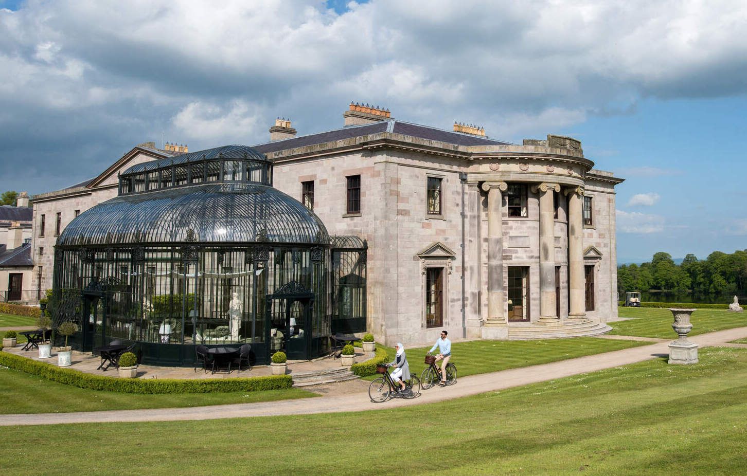 The strangest places to stay on vacation in Ireland