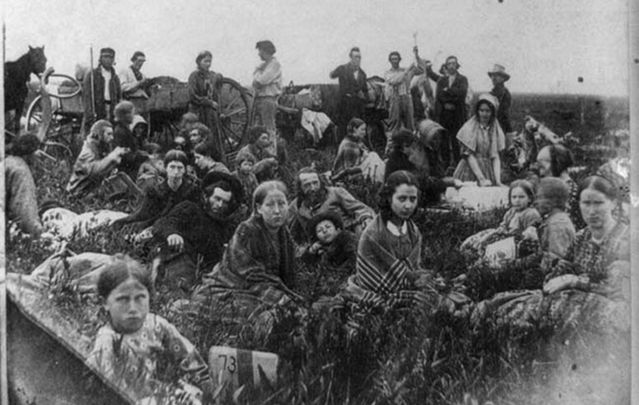 Refugees from fighting with Native Americans in 1862.