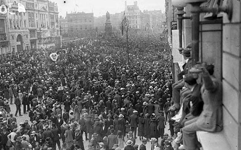 On This Day: One-fifth of Ireland attends Michael Collins's funeral in Dublin