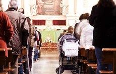 Dublin priest says he is gay during Mass – receives standing ovation