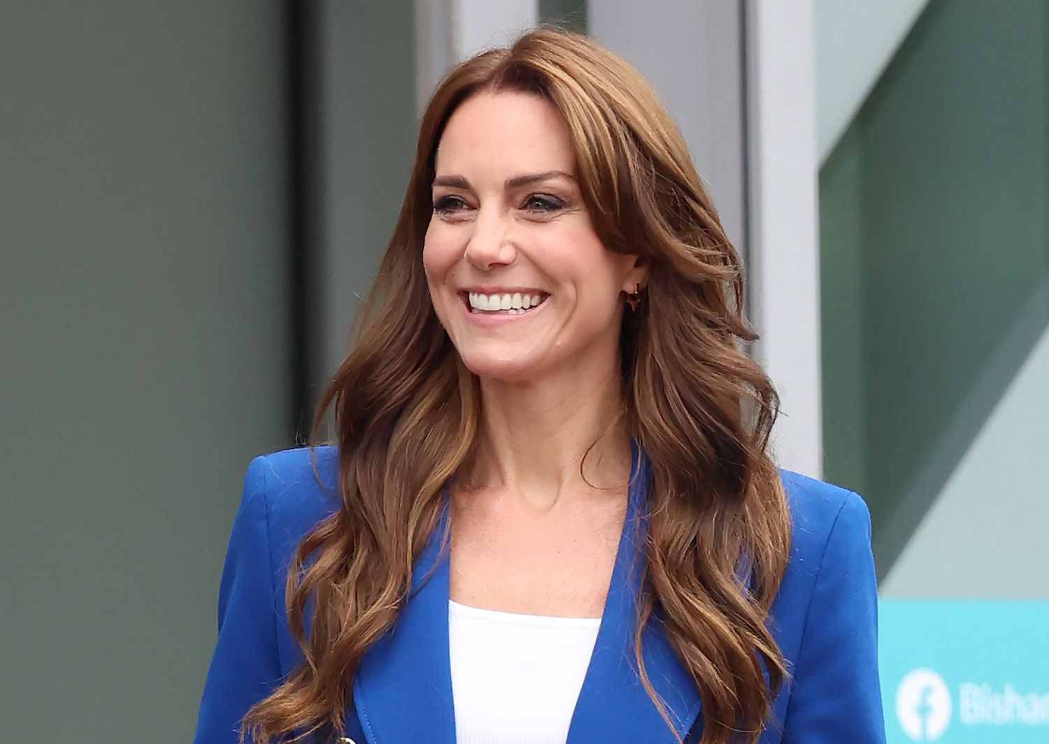 Guess which famous Irish singer is related to Kate Middleton