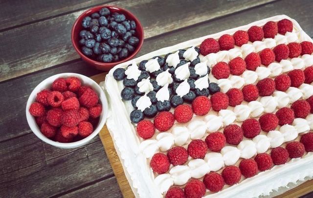 Chef Gilligan\'s 4th of July flag cake.