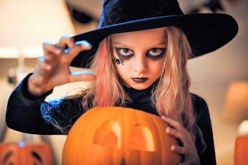 The traditional matchmaking games Irish girls would play at Halloween