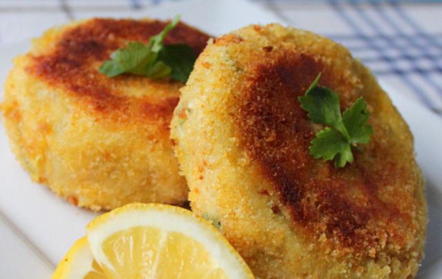 Cod fish cakes may be simple, but are ever so tasty and a great way to use up leftover potatoes.