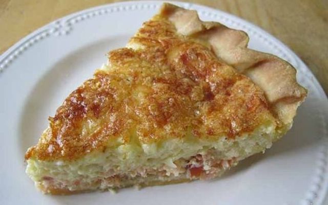 Chef Gilligan\'s smoked salmon quiche