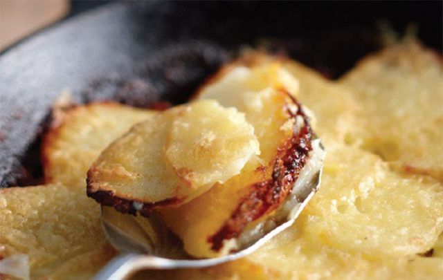 A quick and easy recipe for some seriously delicious potatoes, crisped to perfection with aged cheddar.