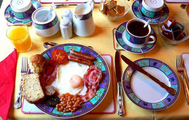 Make someone’s day by treating them to a proper Irish breakfast on Christmas morning. 