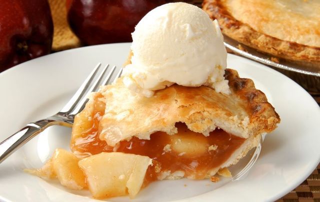 Irish apple pie with Baileys ice cream - yum!