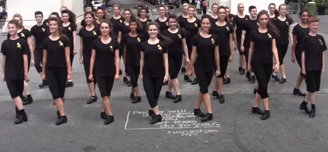 80 Irish dancers wow with flash mobs at NYC landmarks from Union Square to Times Square.