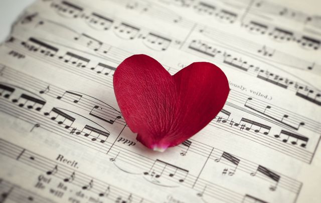 These modern Irish love songs are just made for Valentine\'s Day. 