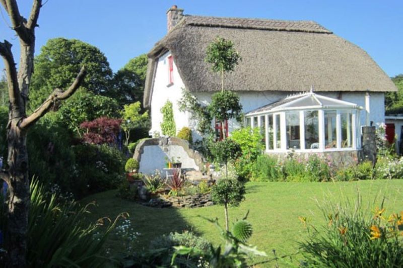 Roisin Dubh thatched cottage for sale in Co Wicklow (FormerGlory.ie)