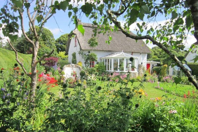 Roisin Dubh thatched cottage for sale in Co Wicklow (FormerGlory.ie)