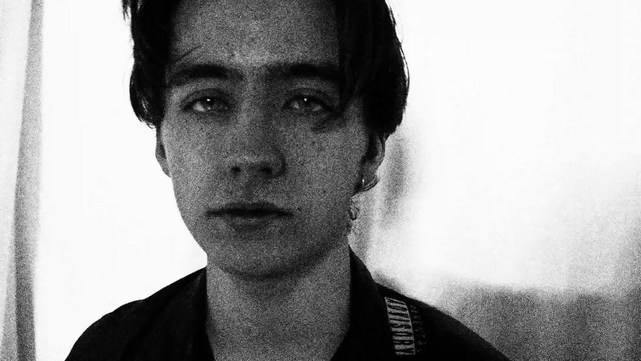 Eli Hewson, front man of the band Inhaler.