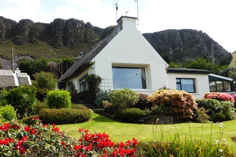 Thatched cottage for sale in Glenbeigh, Co Kerry (Kerry Atlantic Homes)