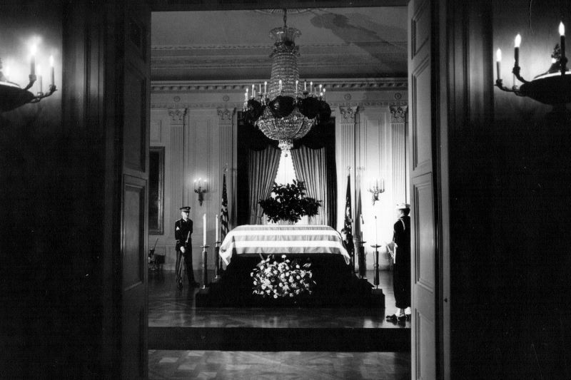 The President's body laying in state in Washington, DC. (Getty Images)