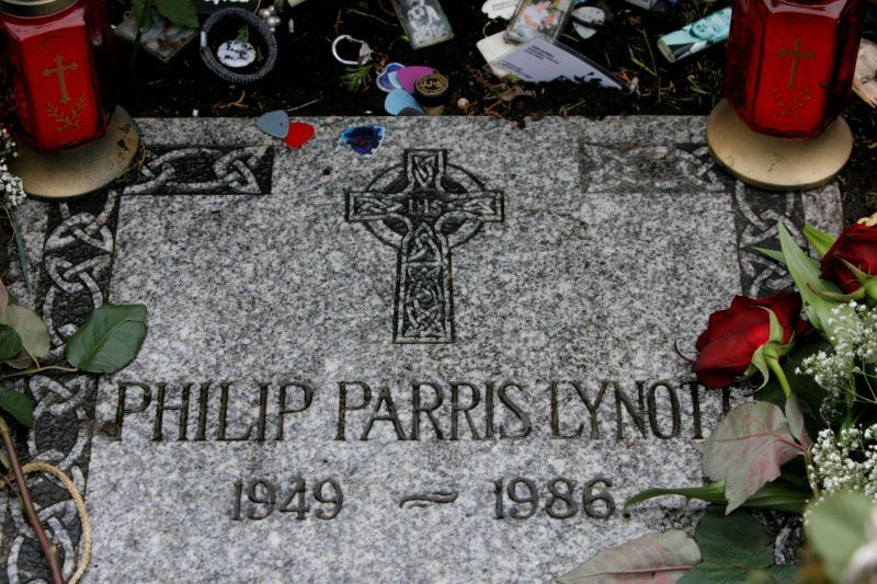 Phil Lynott's grave at St. Fintan's Cemetery (RollingNews.ie)