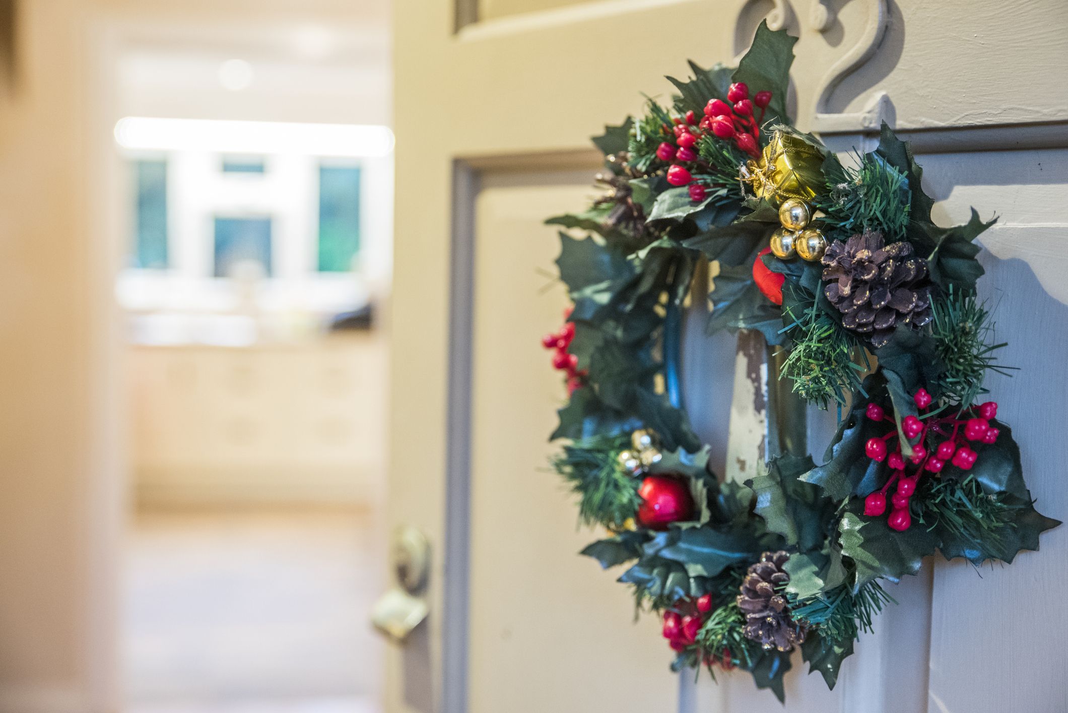 A holly wreath for Christmas. Photo: Getty Images