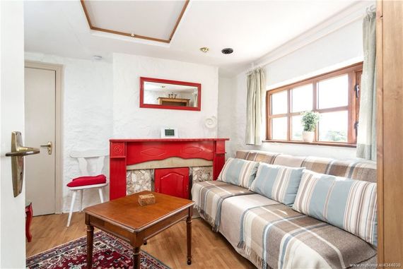 Sitting room: Pier Cottage, Bunbeg.