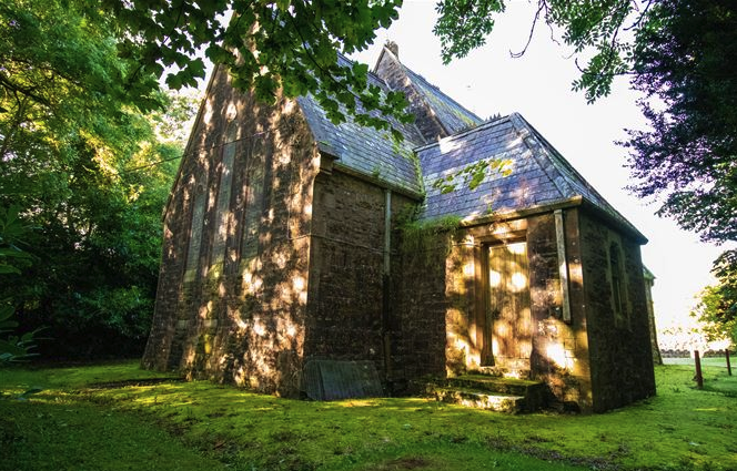 St Nicholas's Church Moyliskar, Mullingar: The light, that roof... we don't know where to start.