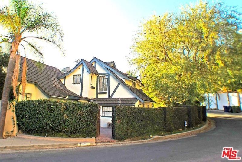Colin Farrell's recently-sold LA home (Realtor.com)