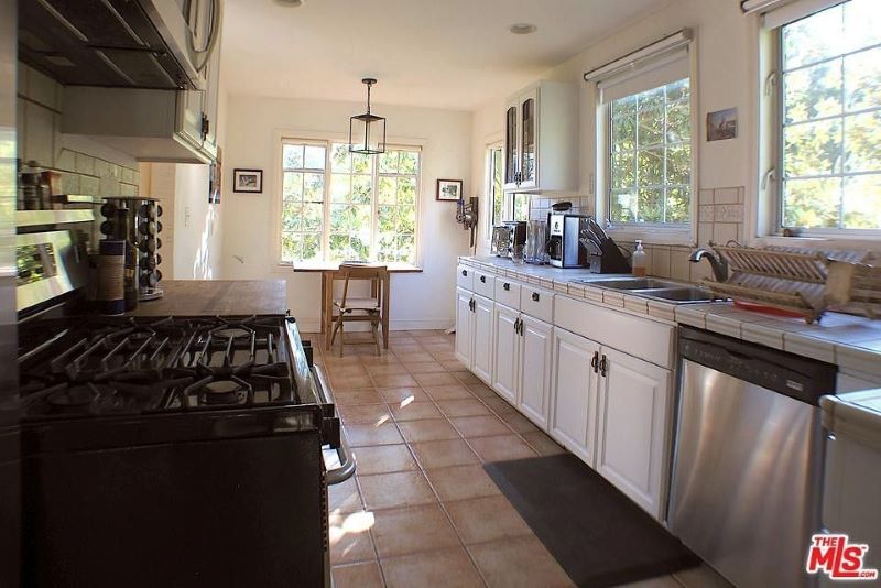 The kitchen (Realtor.com)