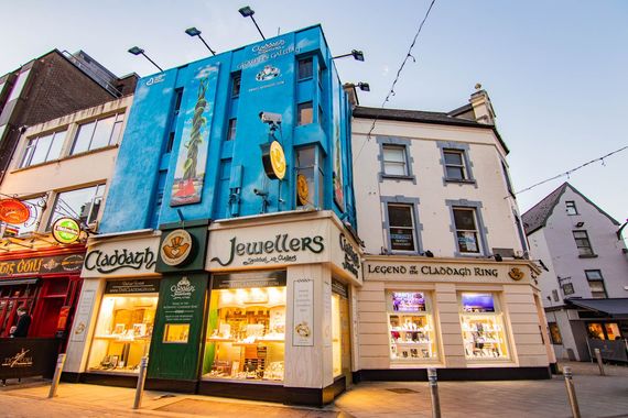 Claddagh Jewellers shop in Galway city center. Claddagh Jewellers shop in Galway city center.