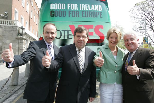 Michéal Martin with Taoiseach Brian Cowen (Center), Tanáiste Mary Coughlan and Minister for European Affairs Dick Roche ahead of the Lisbon referendum in 2008. Rolling News
