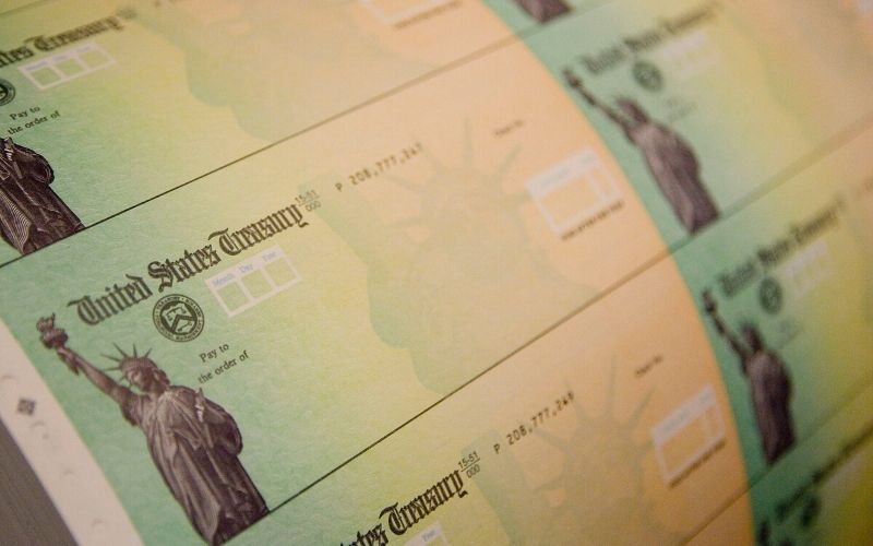 https://www.irishcentral.com/uploads/assets-v2/2020/5/Stimulus_payments_-_Getty_.jpg https://www.irishcentral.com/uploads/assets-v2/2020/5/Stimulus_payments_-_Getty_.jpg