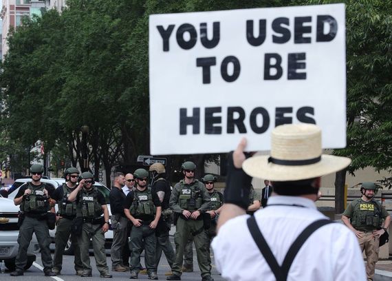 Military Police pictured outside The White House. Military Police pictured outside The White House.