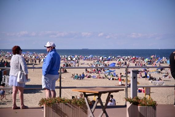Crowds Flock To Jersey Shore For Summer Weather On The Weekend Crowds Flock To Jersey Shore For Summer Weather On The Weekend