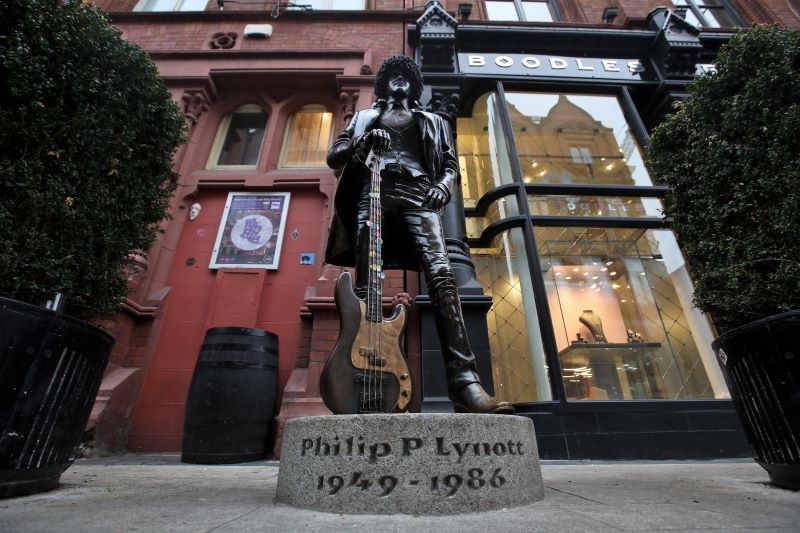 A statue dedicated to Phil Lynott in Dublin. (RollingNews.ie)
