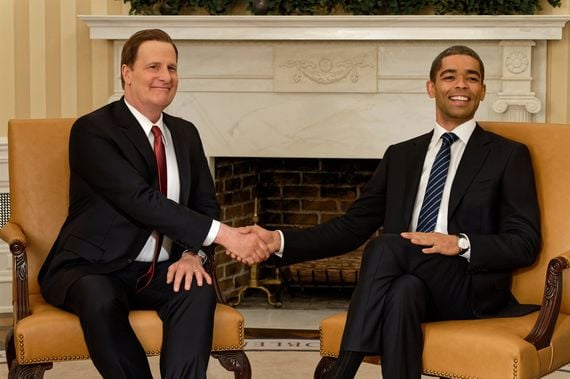 Jeff Daniels as former FBI Director Jim Comey and Kingsley Ben-Adir as President Barack Obama Jeff Daniels as former FBI Director Jim Comey and Kingsley Ben-Adir as President Barack Obama