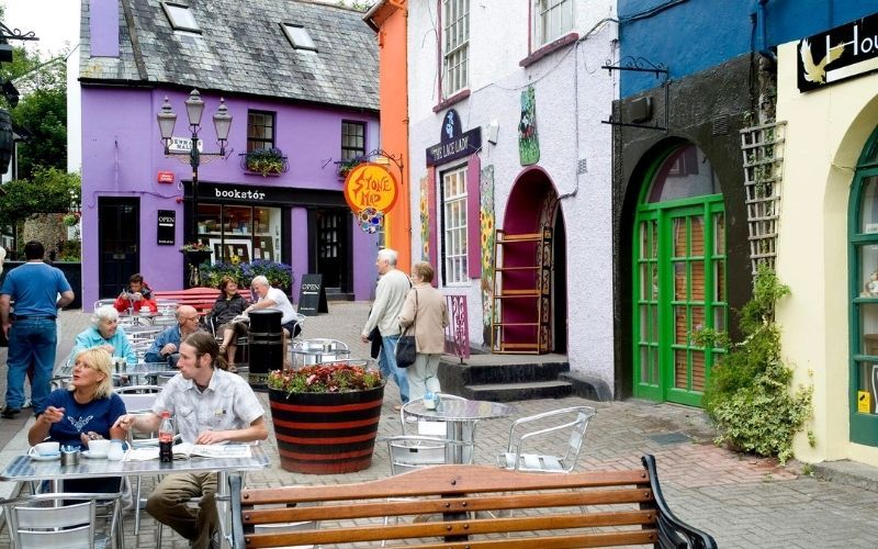 Fresh seafood in Kinsale by the water. Credit: Tourism Ireland