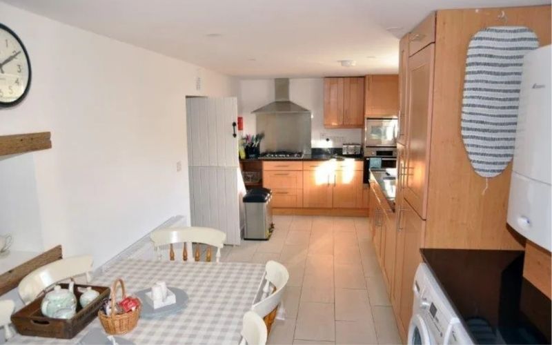 The kitchen has recently been remodeled The kitchen has recently been remodeled