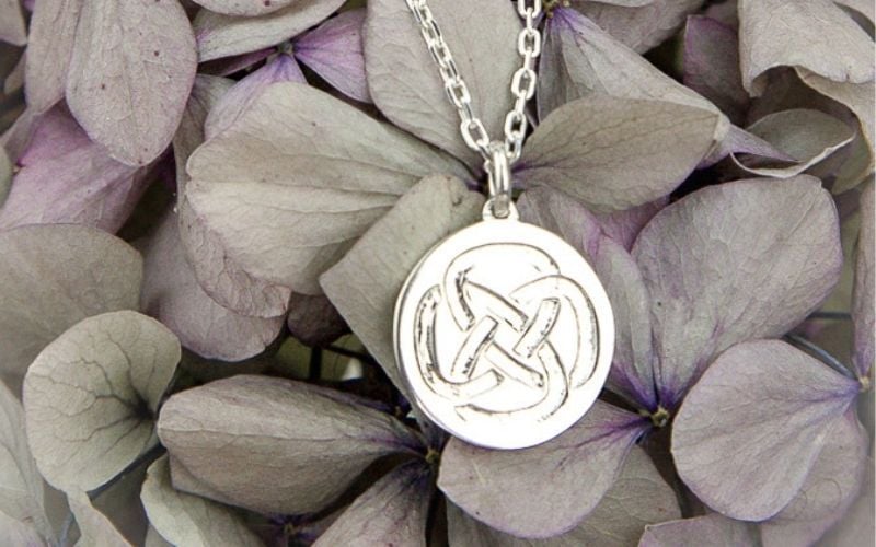 Dara Knot Small Silver Pendent (Liwu Jewellery)