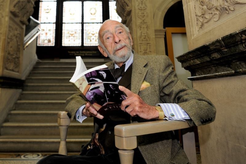 David Kelly reads from a collection of works by William Butler Yeats at the National Library in Dublin as part of Summer's Wreath 2010. (RollingNews.ie)