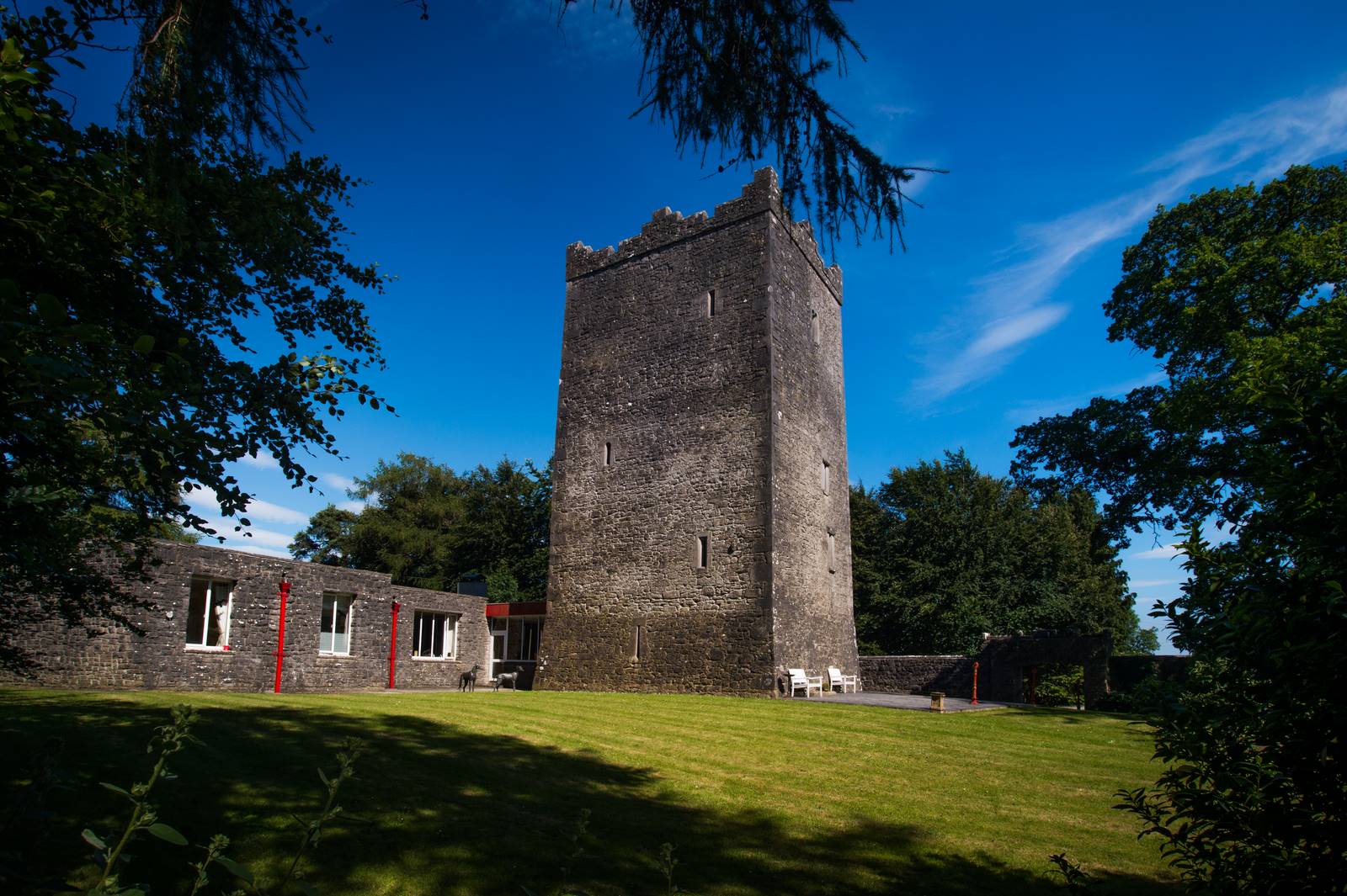 Ross Castle. (Ross-Castle.com)