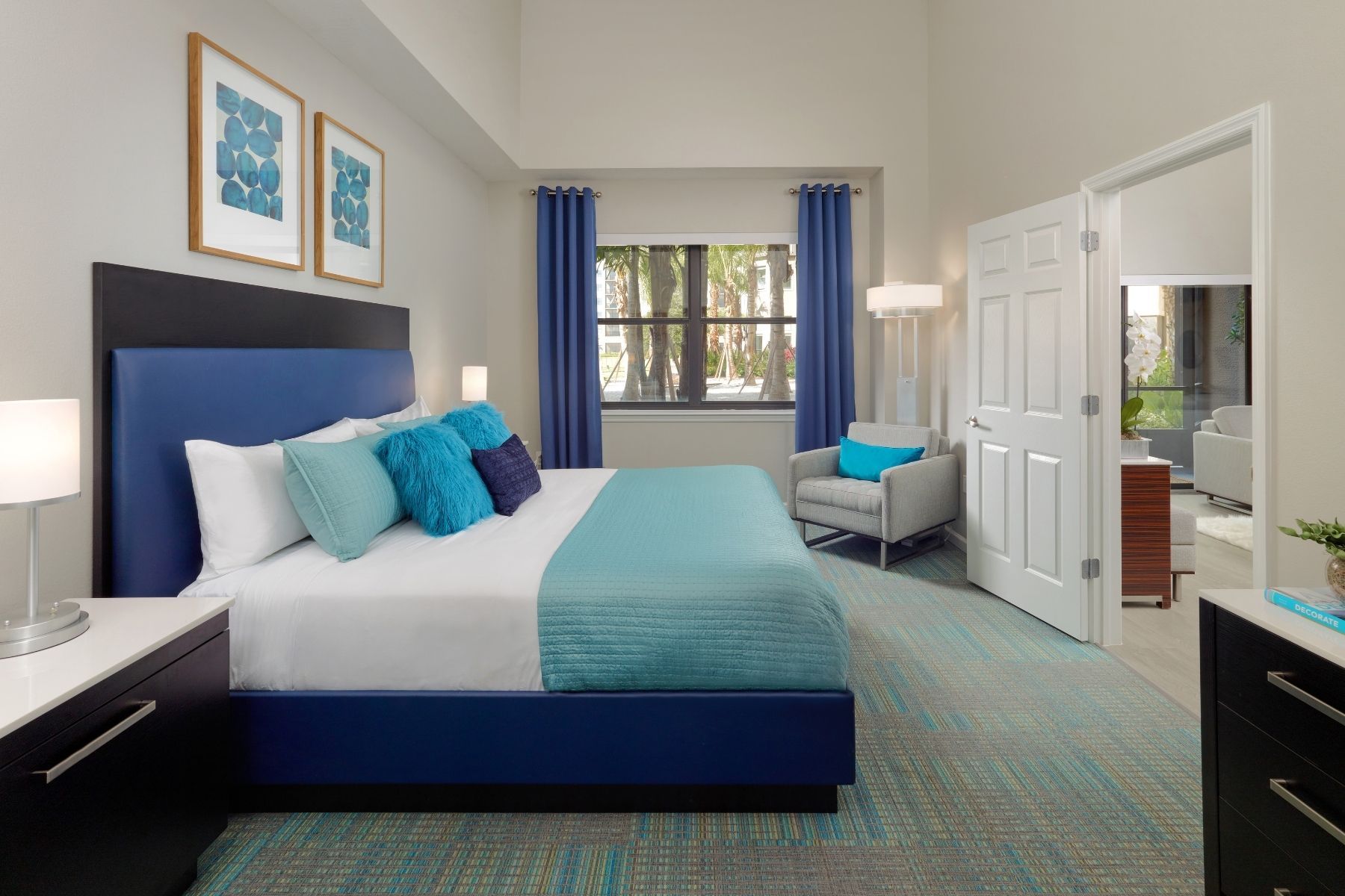 Relax in a luxurious bedroom with IdealHomes Relax in a luxurious bedroom with IdealHomes