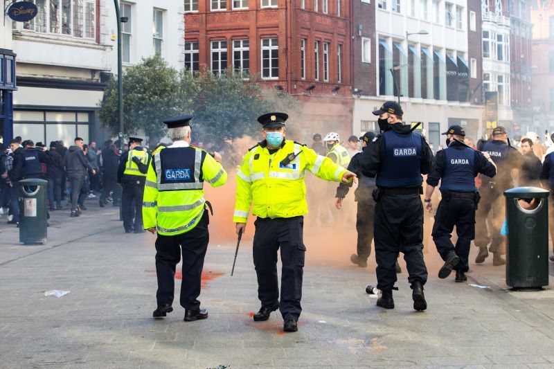 February 27, 2021: Members of An Garda Siochana at the Dublin anti-lockdown protests on Grafton Street. (RollingNews.ie)