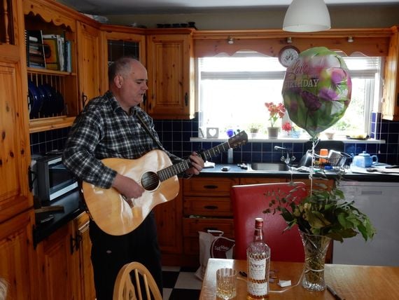 We were spellbound as Tom Igoe sang Rosanna “Rosie” Hackett to us in his very own kitchen! We were spellbound as Tom Igoe sang Rosanna “Rosie” Hackett to us in his very own kitchen!