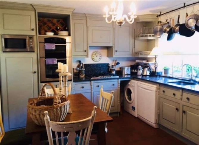 Kitchen. Credit: Farrell Auctioneers, Valuers & Estate Agents LTD