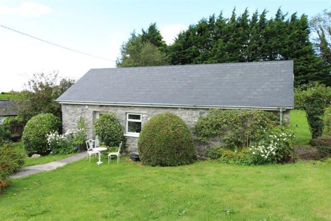 One bedroom chalet. Credit: Farrell Auctioneers, Valuers & Estate Agents LTD