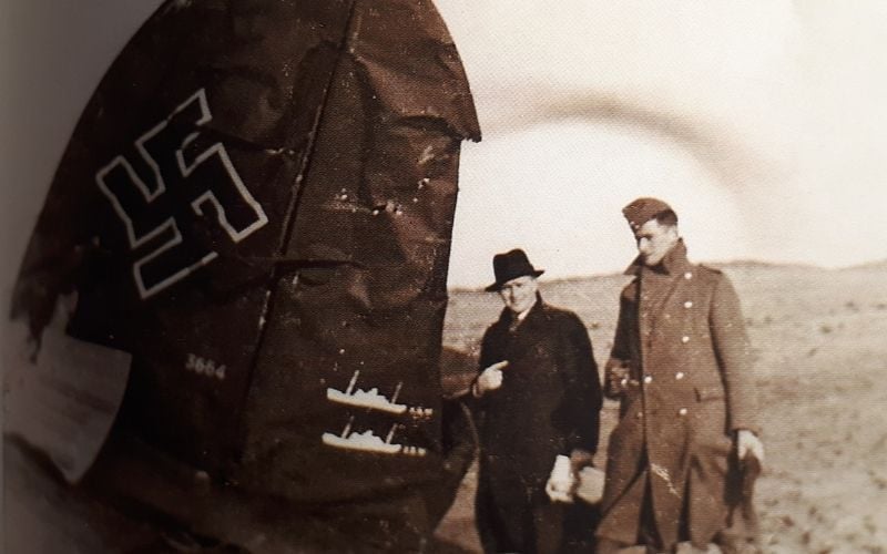 German pilot Alfred Heinzel with an Irish Army officer at the crash site of the Heinkel 111 aircraft. Arthur Voigt