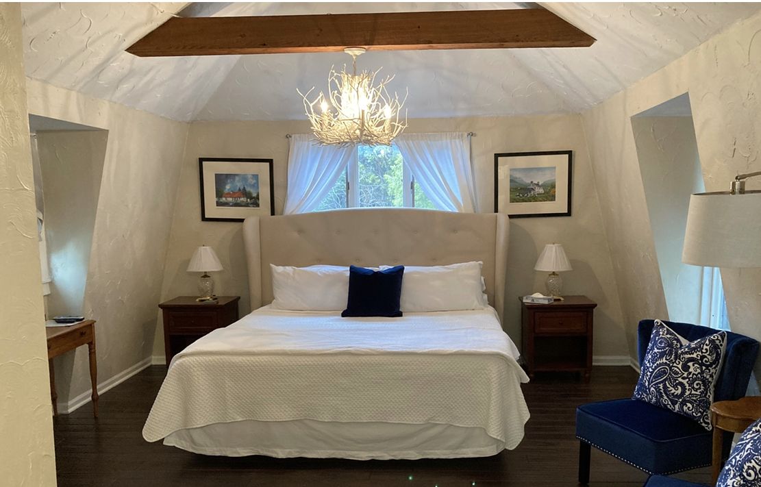 The newly renovated guest house O’Meara’s Cottage Loft The newly renovated guest house O’Meara’s Cottage Loft