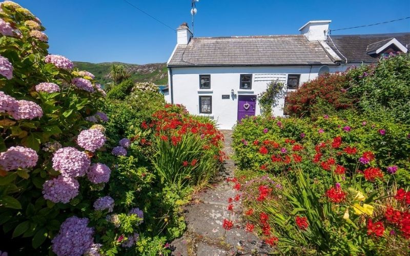 Set in the heart of Crookhaven village, Journey's End is the name of the traditional seaside cottage Set in the heart of Crookhaven village, Journey's End is the name of the traditional seaside cottage