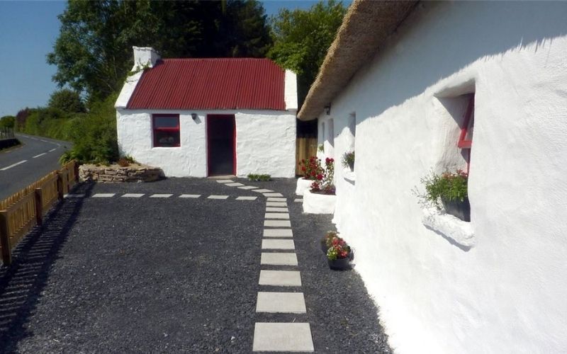 There is also an additional outbuilding to the side of the property. Credit: myhome.ie