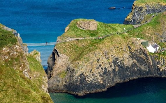 Carrick-a-Rede Rope Bridge, Co Antrim Carrick-a-Rede Rope Bridge, Co Antrim