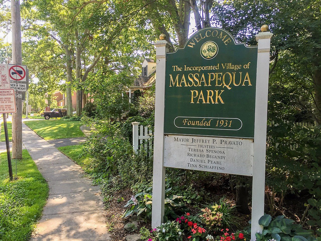Massapequa Park. Massapequa Park.