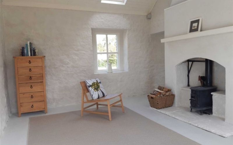The River Cottage has been landscaped and designed by award-winning architects The River Cottage has been landscaped and designed by award-winning architects