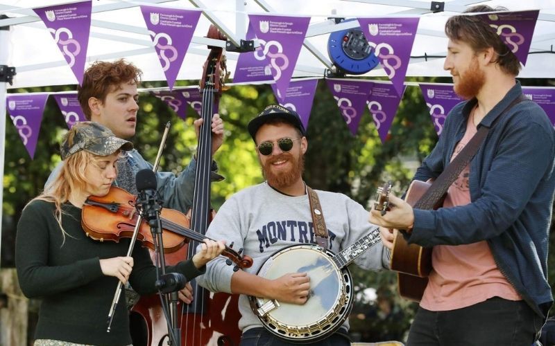 There's plenty of music and craic happening across the island of Ireland. Credit: Tourism Ireland